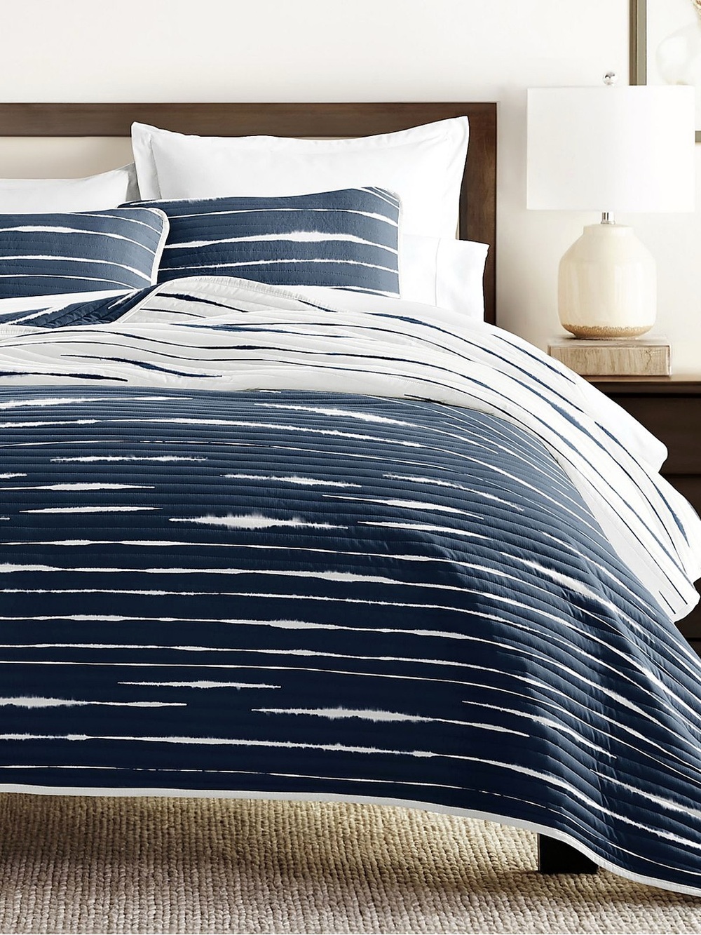 Full/Queen Reversible Patterned Quilt Set 3 Piece
